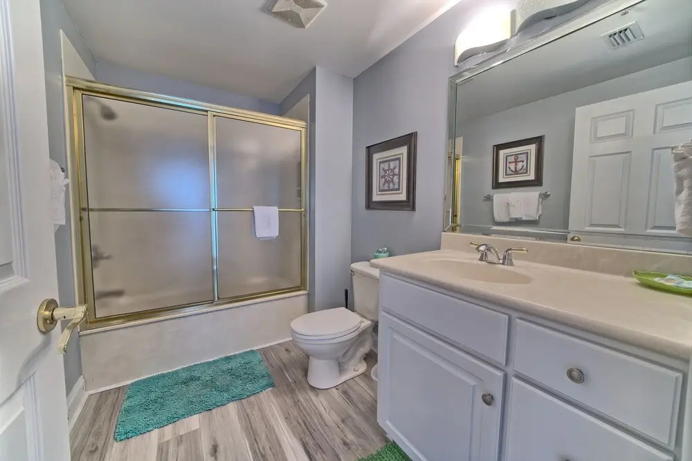 Spacious Tropical Condominium at 17th Floor with Beach and Pool Access - Unit 1707 by RedAwning