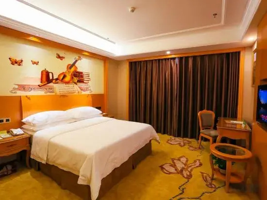 Vienna Hotel (Nanning Anji Wanda 33rd Middle School Subway Station)