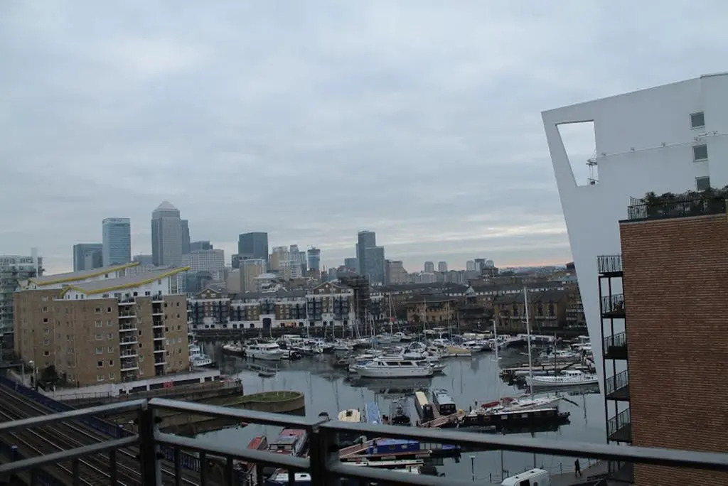 House Of Moli - Commercial Road Apartments