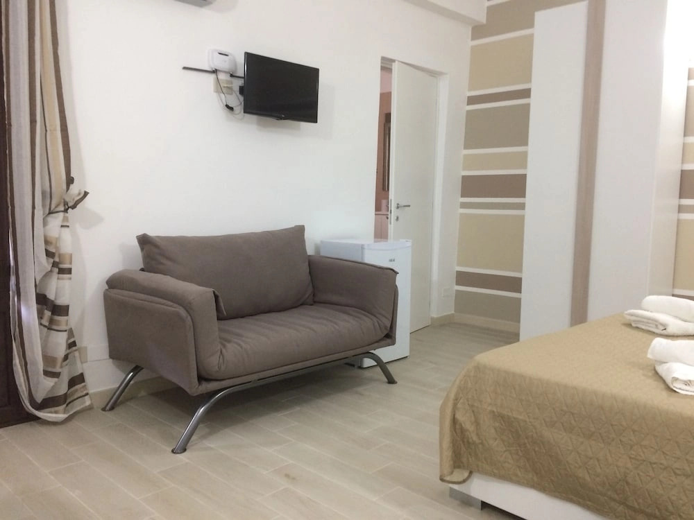 IN CENTRO ROOMS Vicino Cefalù SELF-CHEK-IN