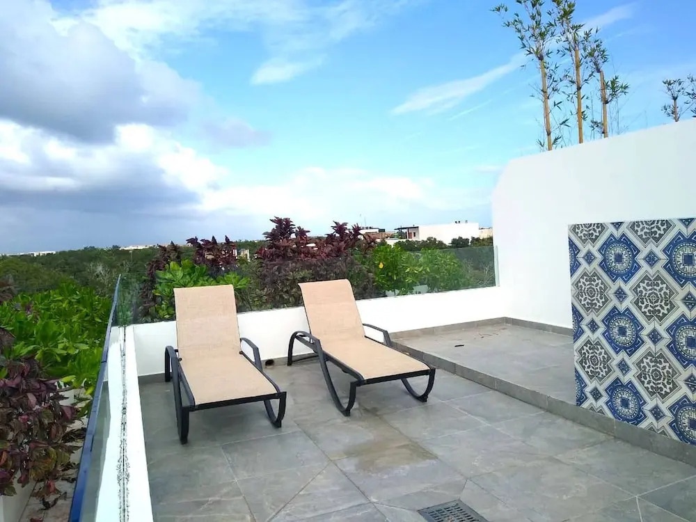 Private Roof w Plunge Pool, Brand New 2 Br Penthouse for 6 sleeps
