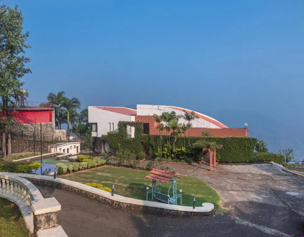SaffronStays Aurelia, Panchgani - Balinese villa with breathtaking valley views