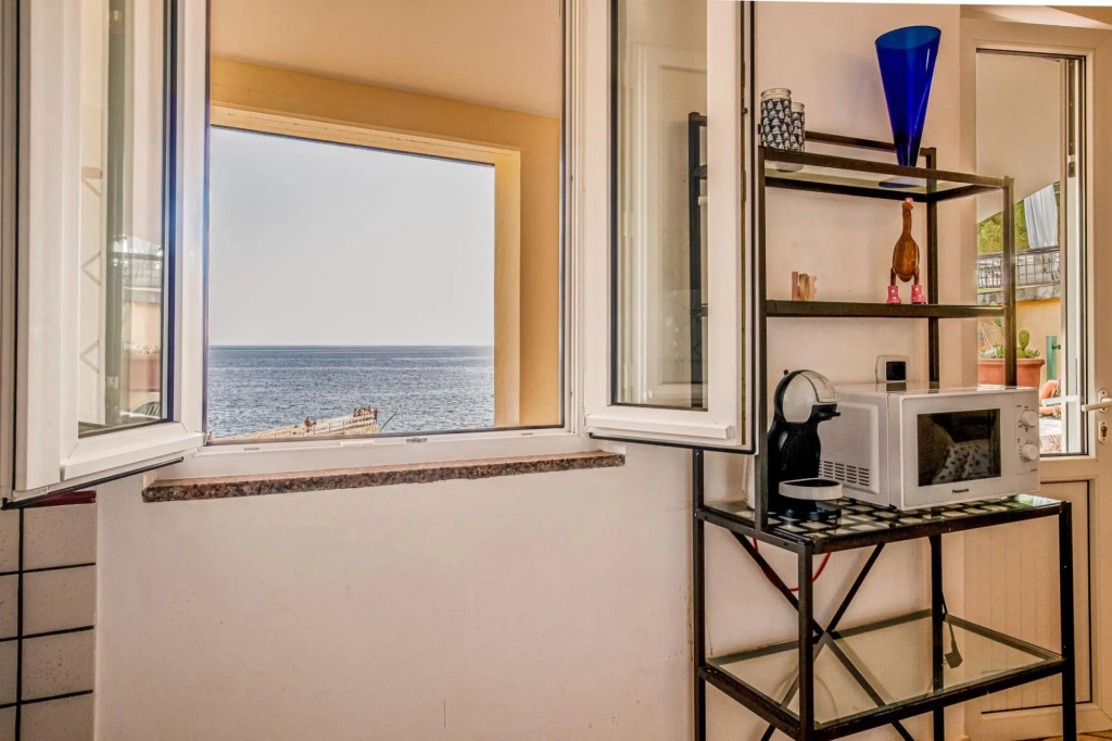 Stecchi three-room beach front 5 beds-Casa Stecchi