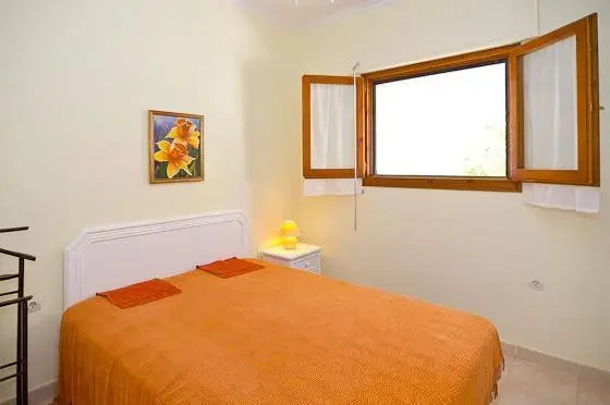 Apartment with views, pool in Benissa