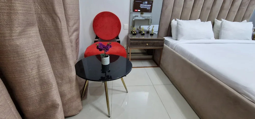 Luxury 3-bed House in Gated Estate With Pool Lekki
