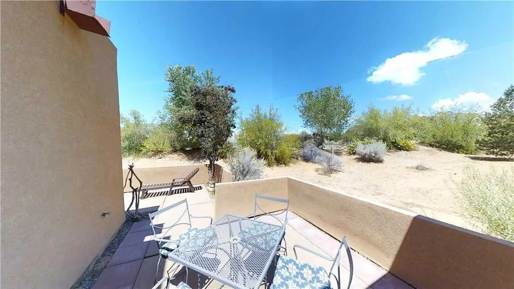 Steel Bender Retreat ~ 3293 3 Bedrooms 2 Bathrooms Condo