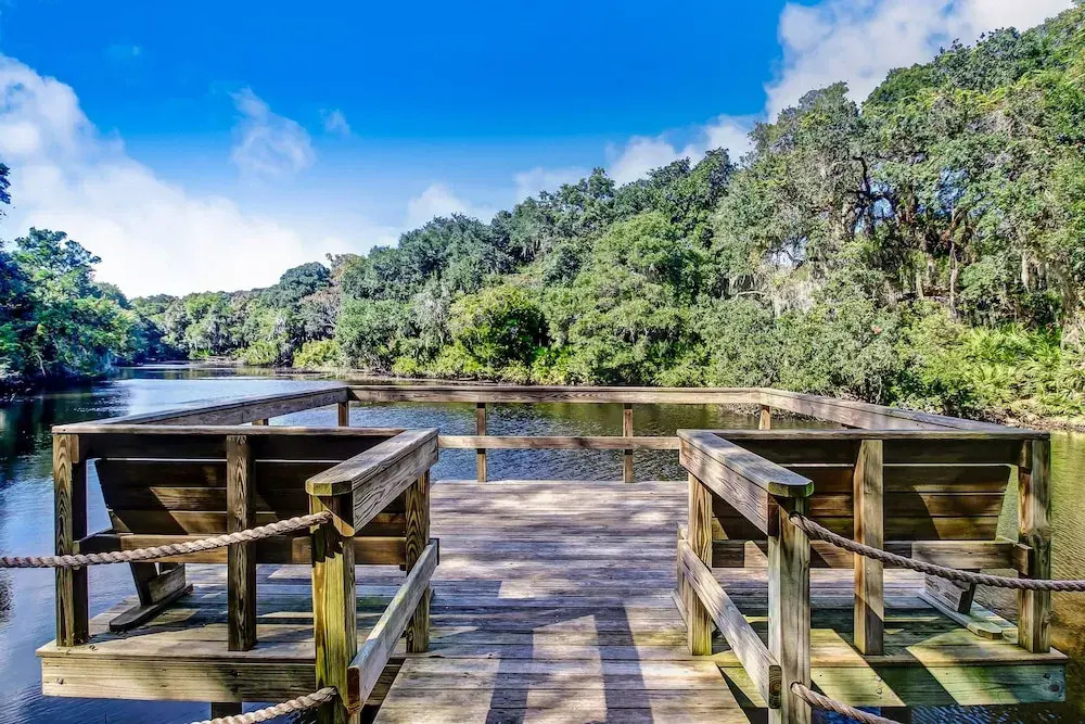 Oceanfront Condo With Spacious Balcony, Great Views, AC & Outdoor Pooloc