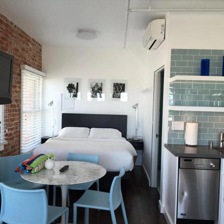 Venice Breeze Suites