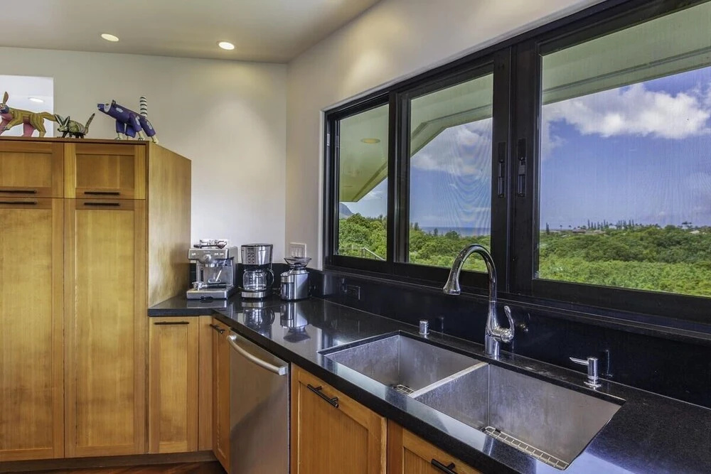 Luxury Zen Retreat 3 Bedroom Home by RedAwning
