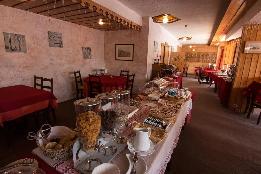 Hotel Adret