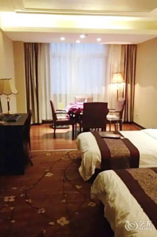 Shidai Wangchao Hotel(咸阳时代王朝大酒店（咸阳湖福园巷子店）)