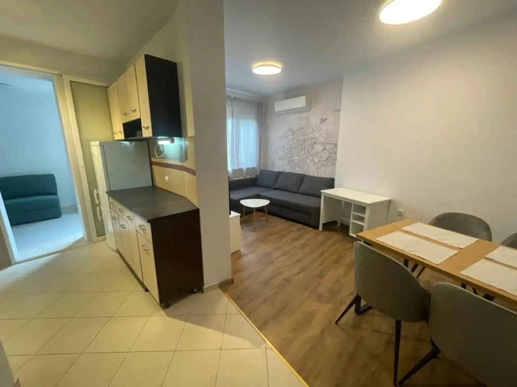 Top Center 2-BR Apartment with lovely Outdoor Area