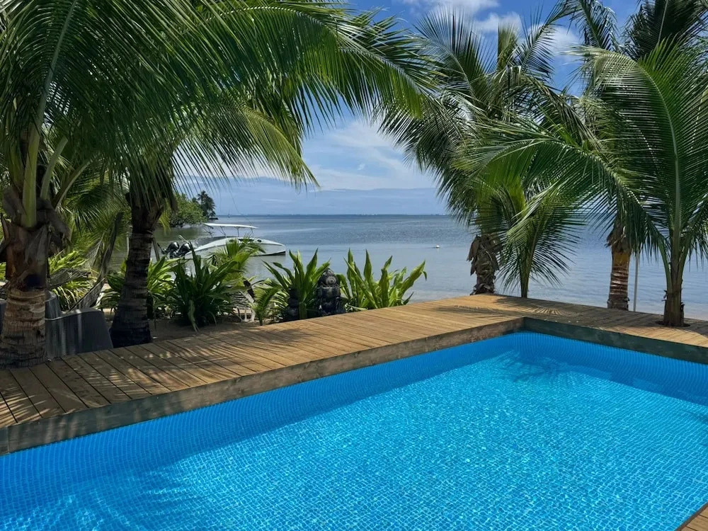 Beachfront 4BR Home With Pool in Moorea