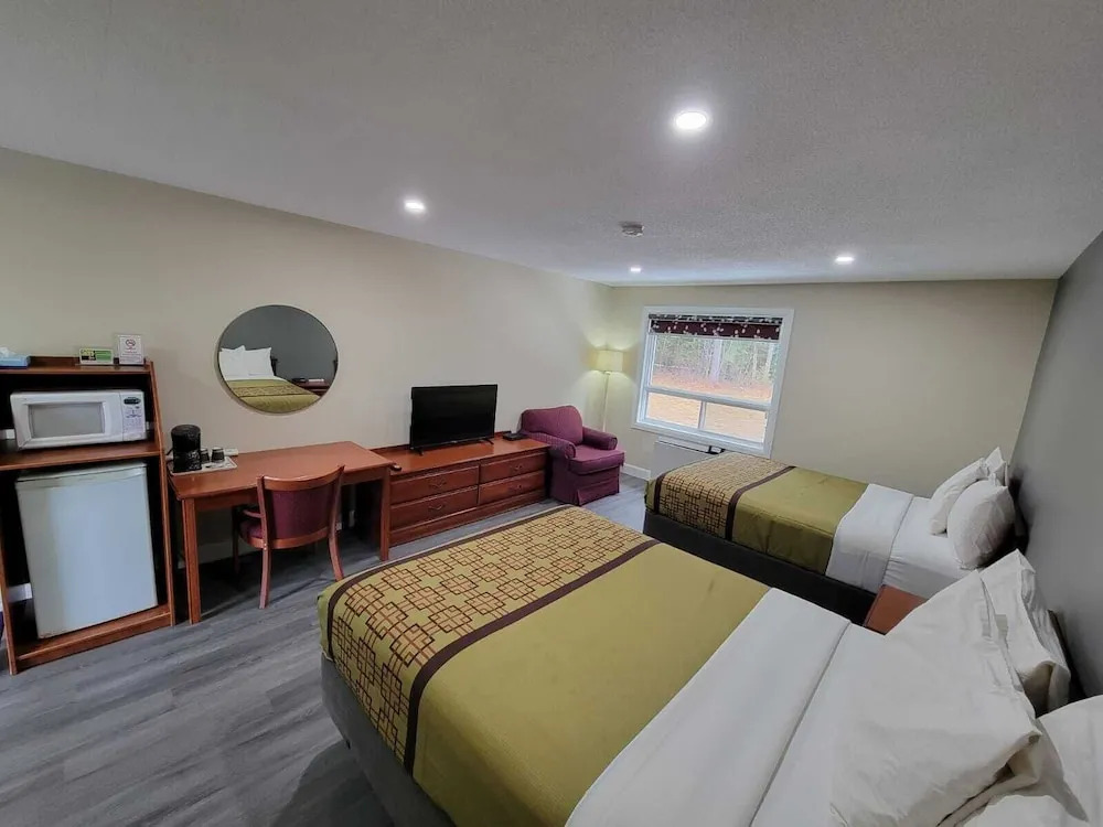 Pine Motel