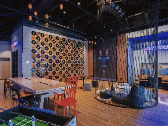 IMMERSING Hotel (Haikou XinBu Island Bihai Yintan Branch)