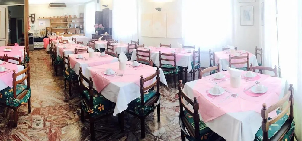 Hotel Mora