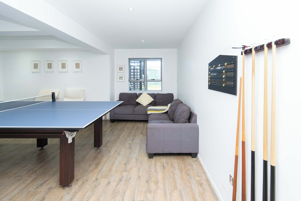 Whalers Watch Luxury Home
