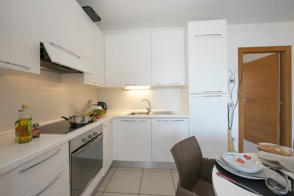 Vista di Maccagno Fantastico: View, Pool & Balcony - Happy Rentals