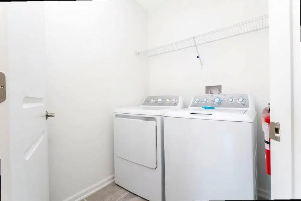 Modern 2Bd Townhome Minutes to Disney w Waterpark