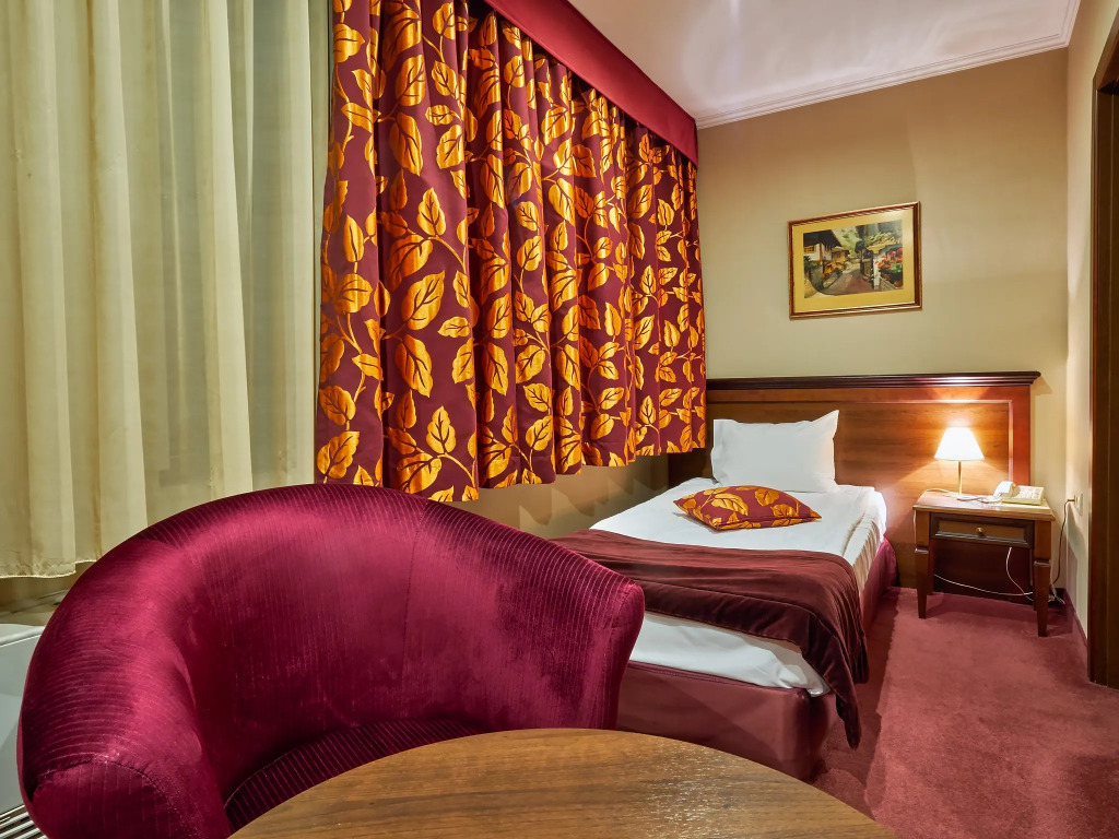 Yantra Grand Hotel