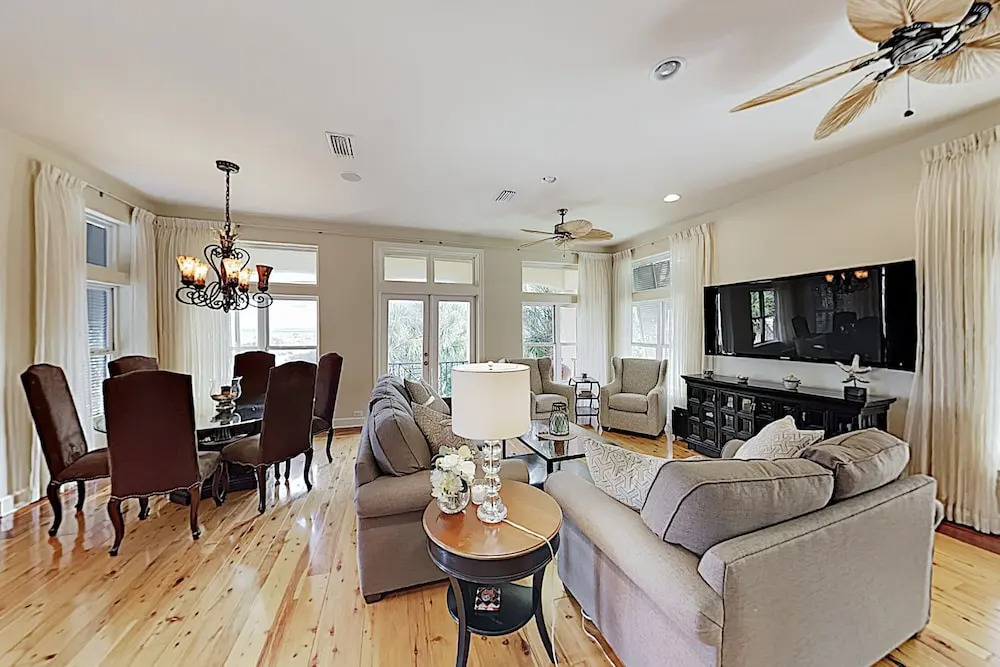 New Listing! Canal W/ Pool, Hot Tub & Dock 3 Bedroom Home