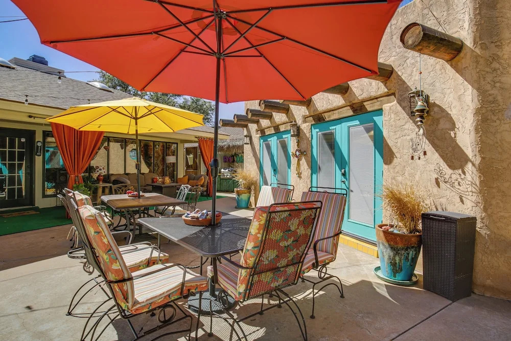 6 Mi to Texas Tech: Studio w/ Shared Pool & Grill