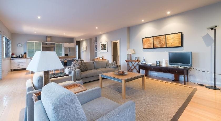 Sea Breeze Lodge