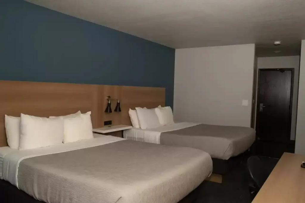 Howard Johnson by Wyndham Portland Airport