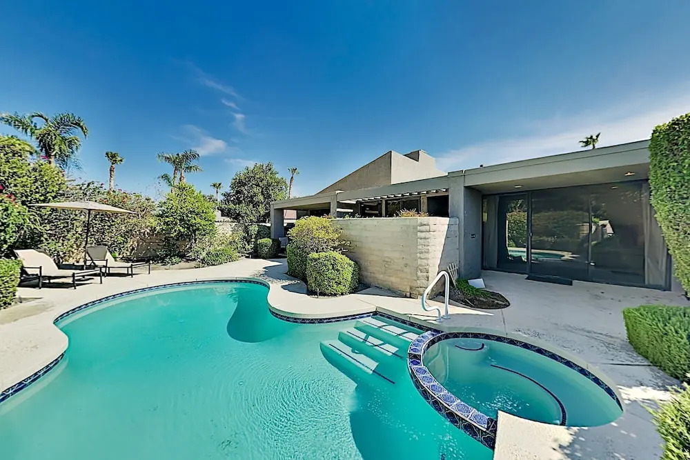 Desert Sanctuary W/ Private Pool & Hot Tub 3 Bedroom Condo