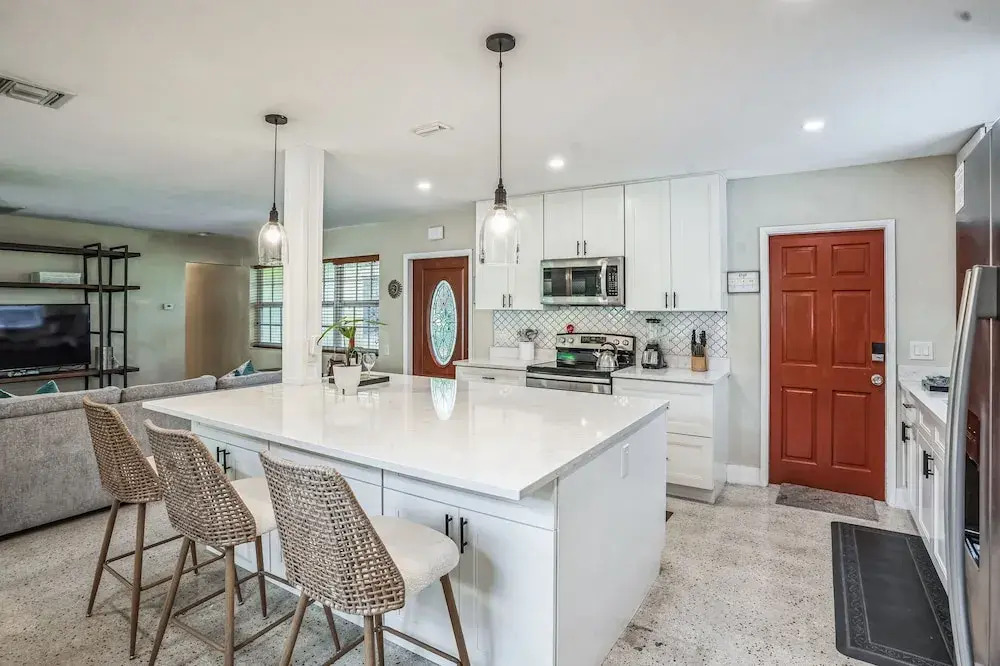 Beautiful Comfy Home With Private Hot Tub Close To Beach home
