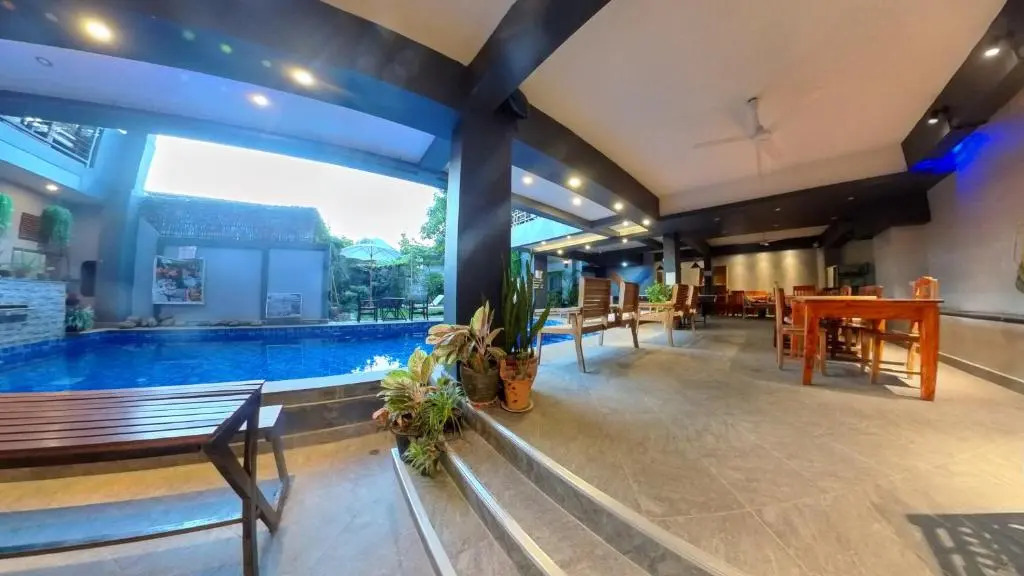 FARAWAY SUITES
