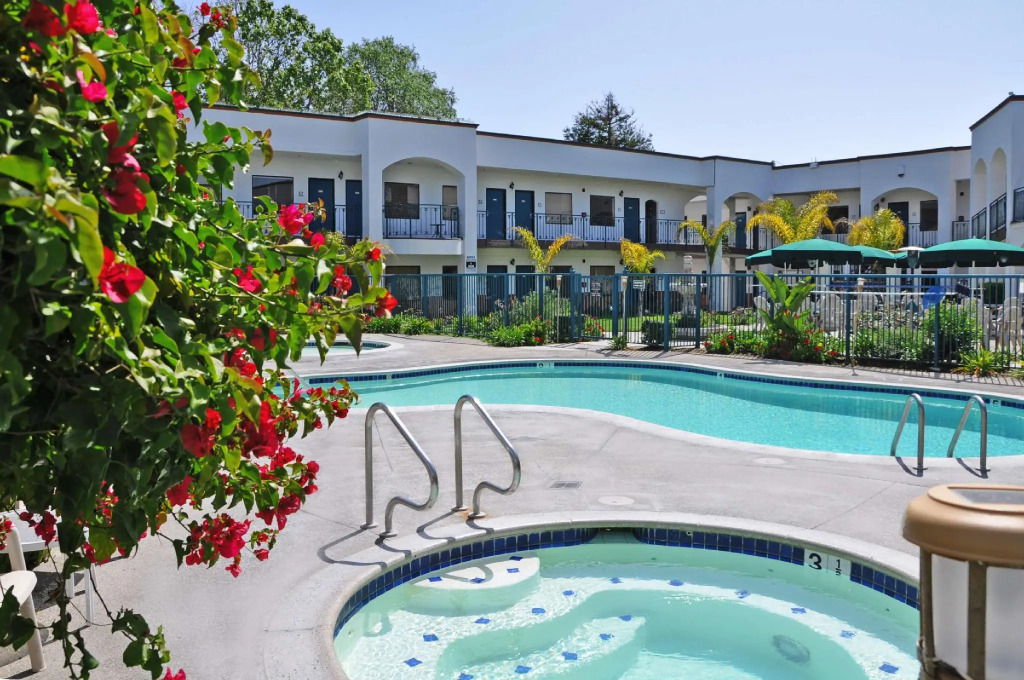 Oxford Suites Pismo Beach