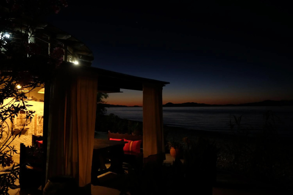 Mythica Tower Mill - Windmill Beach House