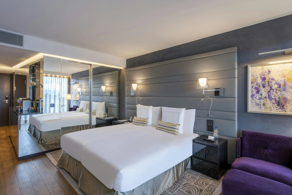 Royal Savoy Hotel & Spa