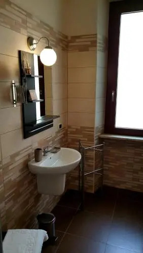 Alis Laura Guest House - 10 mins to Colosseum, Modern & Near Metro