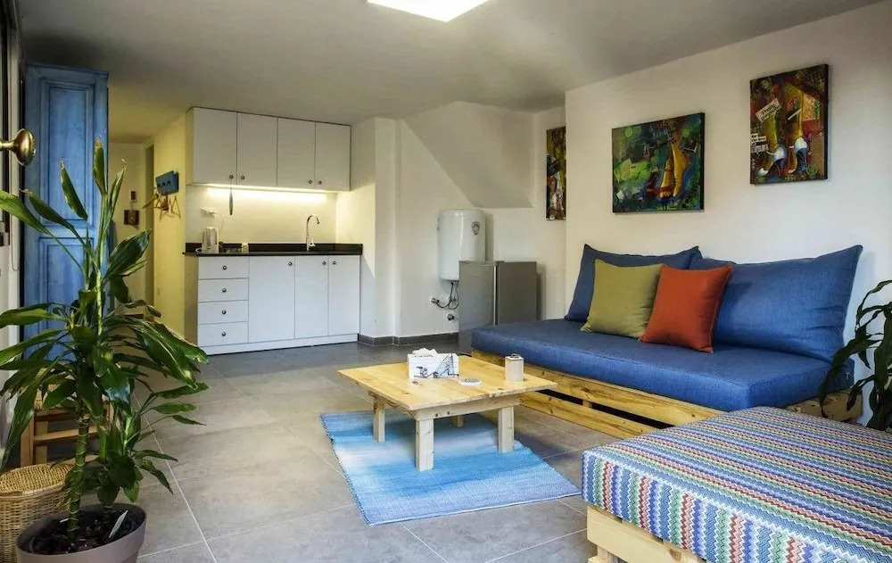 Old Town Guesthouses-Batroun