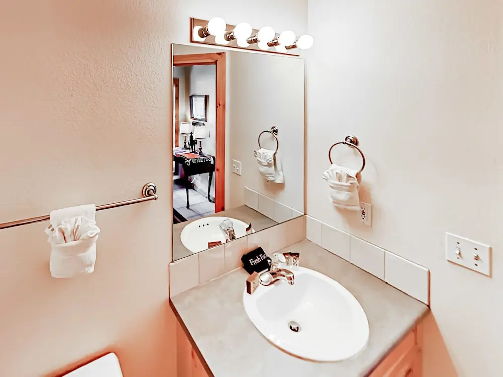 416 Kings Crown Rd Home 4 Bedrooms 4 Bathrooms Home