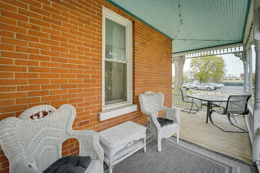 Dtwn Victorian Home - 1 Mi to Lake Michigan Beach!