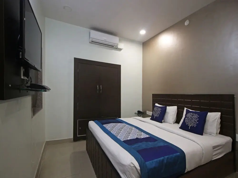 OYO 7843 Hotel Comfort Inn