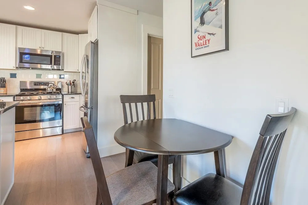 Four Seasons #4 - 2 Br Condo