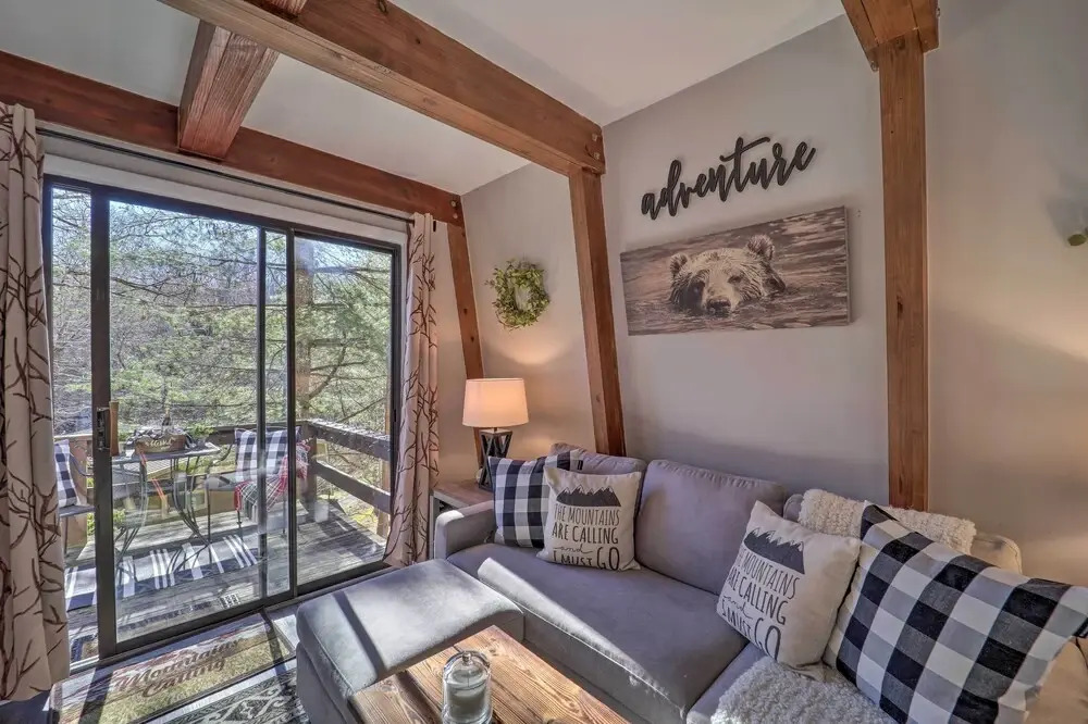 2 Mi to Dtwn Banner Elk! Couples Retreat w/ Deck