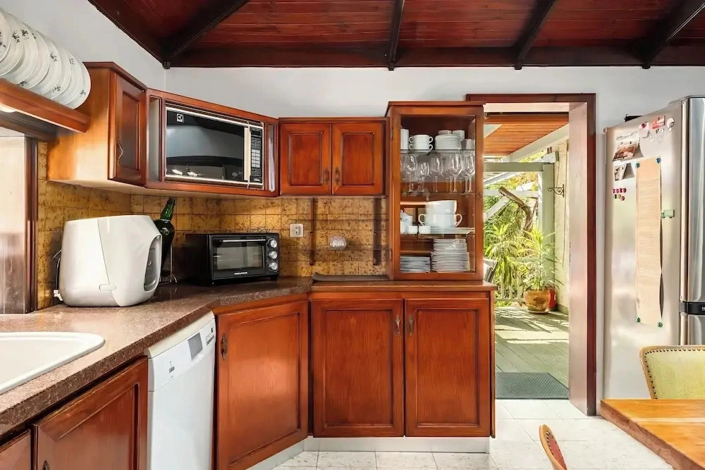 Relax in a Garden Oasis by Sea N Rent