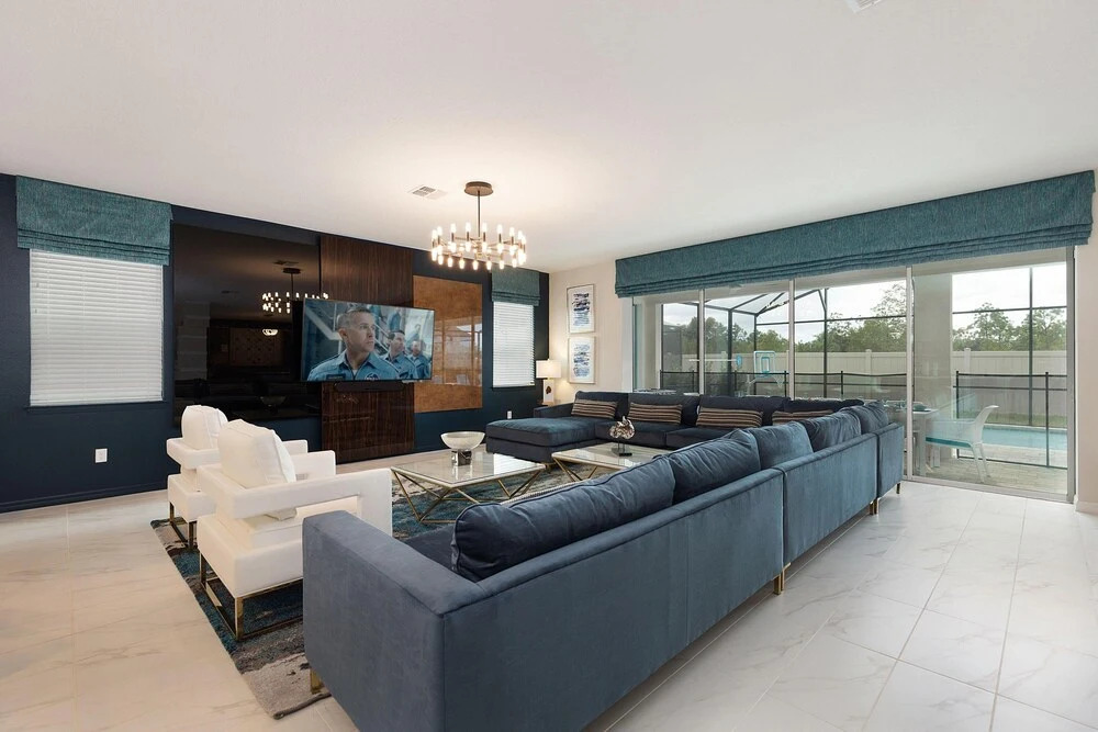 Sr010v: 9 Bed, Dinosaurs, Minions, Pool by Villatel
