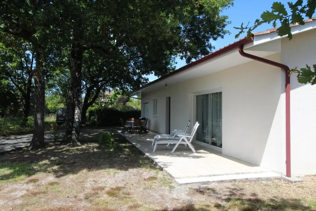 Agréable maison avec piscine 6 couchages au calme