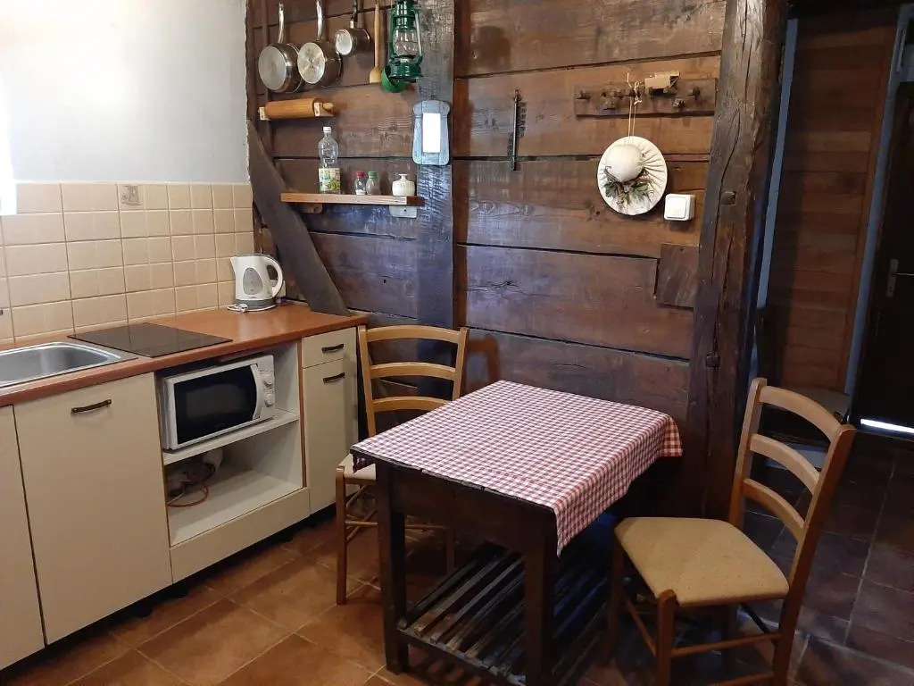 Farmica, Bed&Breakfast, Bazen izdvojen nekoliko minuta hoda