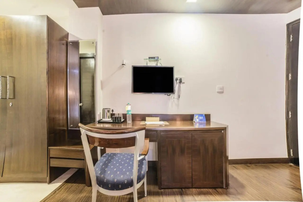 FabHotel Galaxy - Nr Patel Nagar Metro