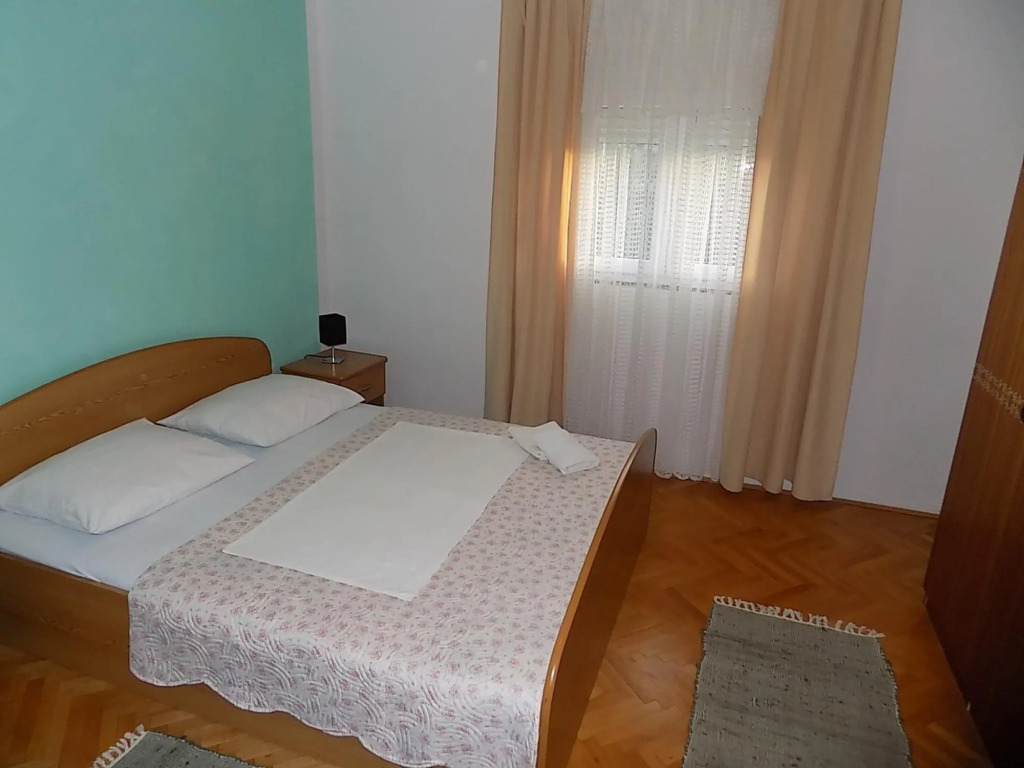 BOžICA - 30M FROM THE SEA - A1(4+1)