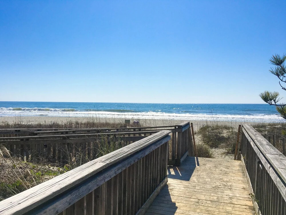 New Listing! Oceanfront W/ Pools & Hot Tub 3 Bedroom Condo