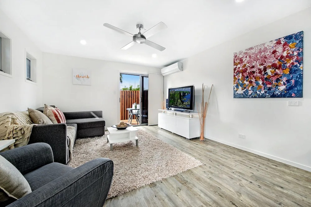 Luxury 1 Bedroom home in Broadbeach Waters