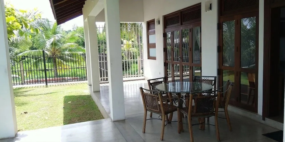 Negombo Holiday Home